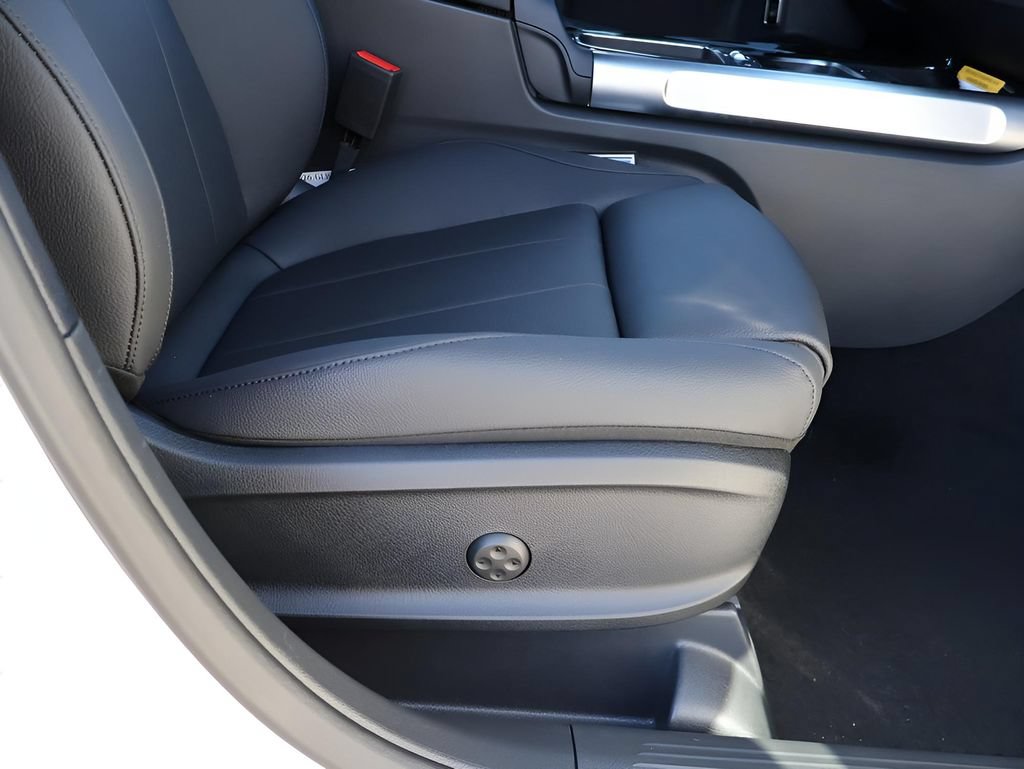 New 2026 Mercedes-Benz GLB 250 4MATIC image 12