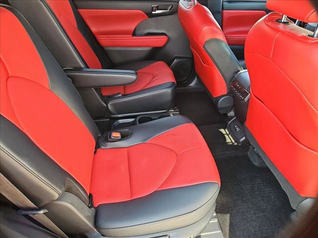 Used 2024 Toyota Highlander XSE AWD/4WD image 27