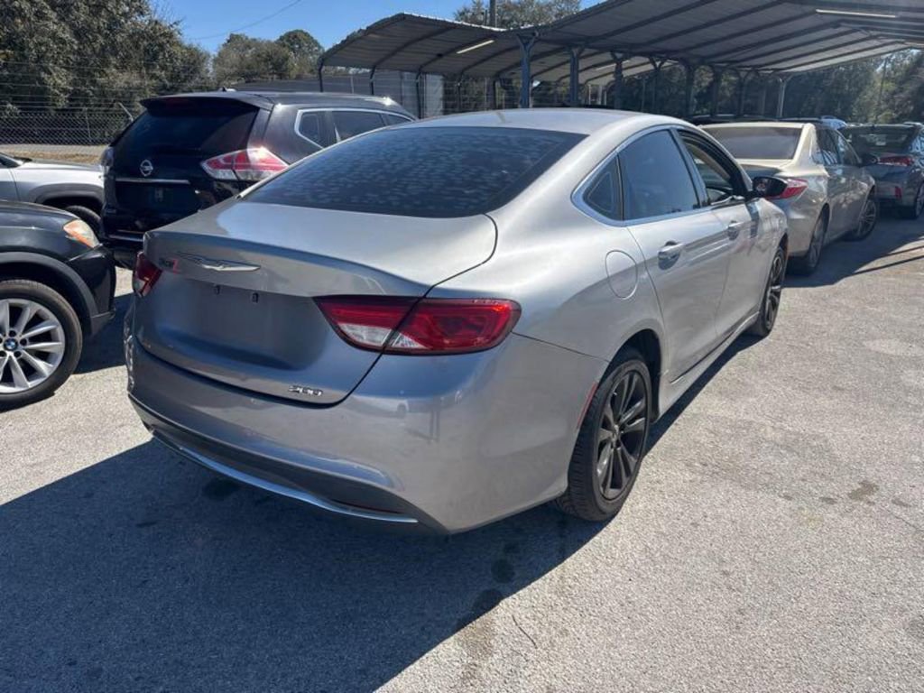 Used 2015 Chrysler 200 Limited FWD image 4
