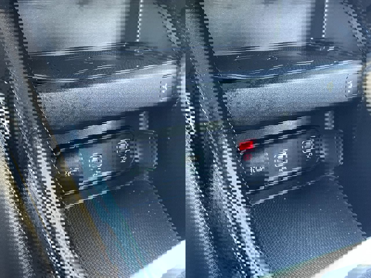 Used 2024 Kia Forte GT-Line w/ GT-Line Premium Package image 29