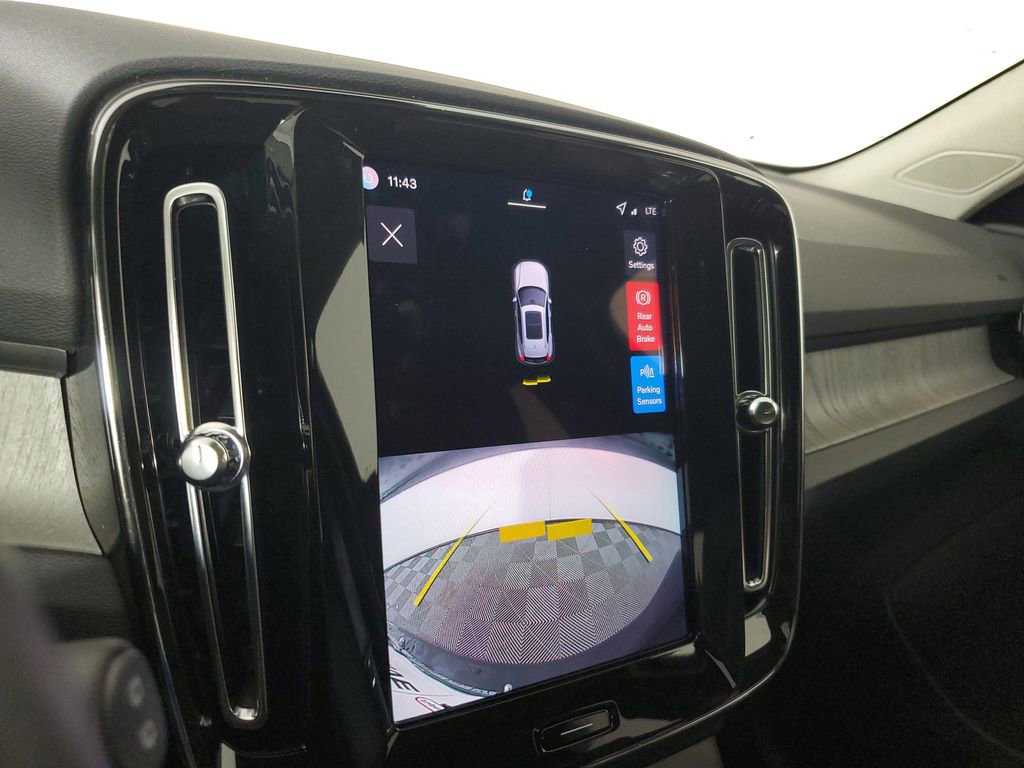 Certified 2026 Volvo XC40 B5 Core w/ Climate Package image 31