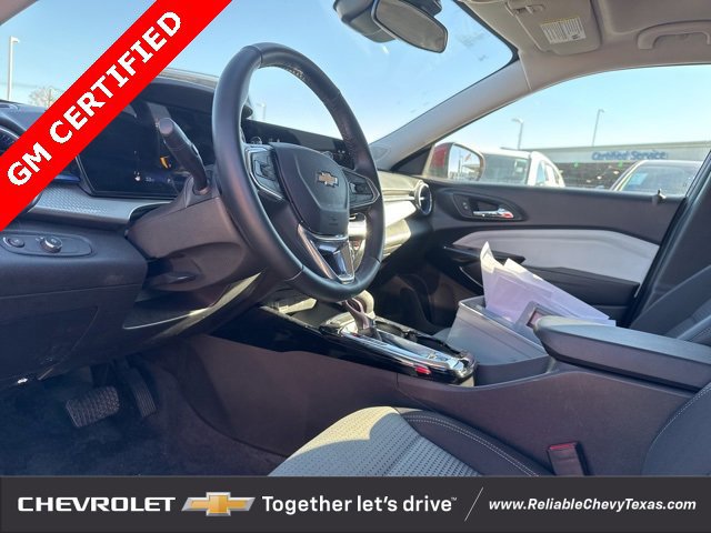 Certified 2025 Chevrolet Trax LT w/ LT Convenience Package image 19