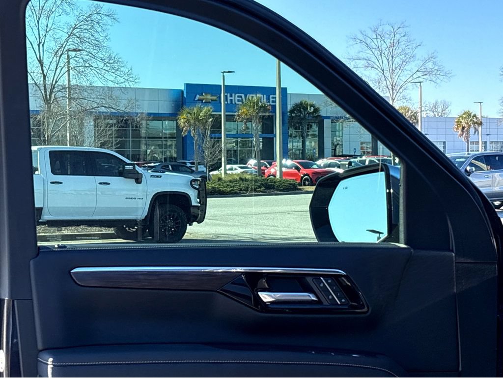 New 2025 Chevrolet Suburban Premier w/ Sun And Tow Package AWD/4WD image 12