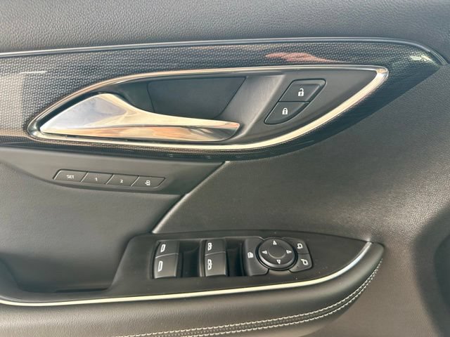 Used 2023 Buick Envision Essence w/ Sport Touring Package FWD image 31