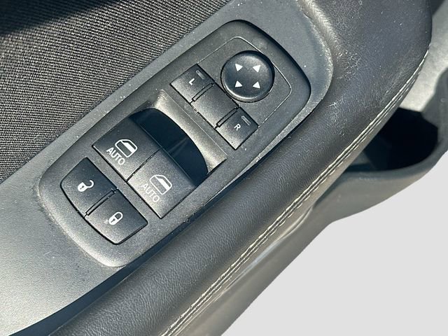 Used 2018 Dodge Challenger R/T w/ Driver Convenience Group RWD image 19