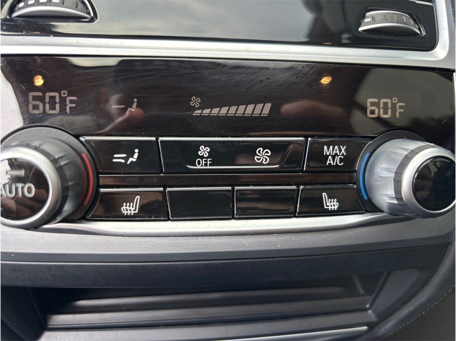 Used 2018 BMW 750i xDrive AWD/4WD image 43