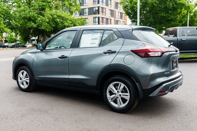 New 2025 Nissan Kicks Play S image 4