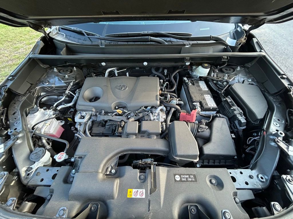 Used 2024 Toyota RAV4 LE AWD/4WD image 11