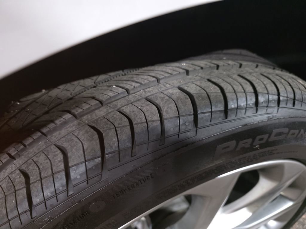 Used 2024 Buick Encore GX Avenir w/ Avenir Technology Package image 29