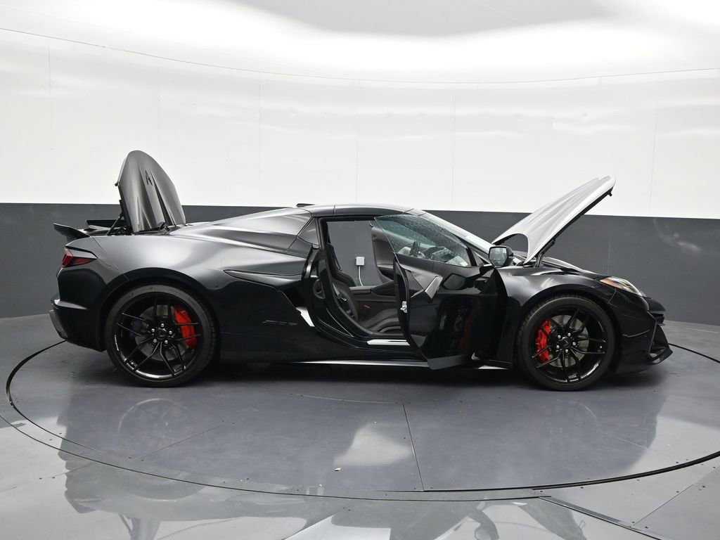 Used 2026 Chevrolet Corvette Z06 RWD image 30