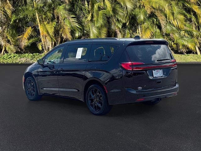 Used 2024 Chrysler Pacifica Limited w/ Uconnect Theater Family Group AWD/4WD image 8