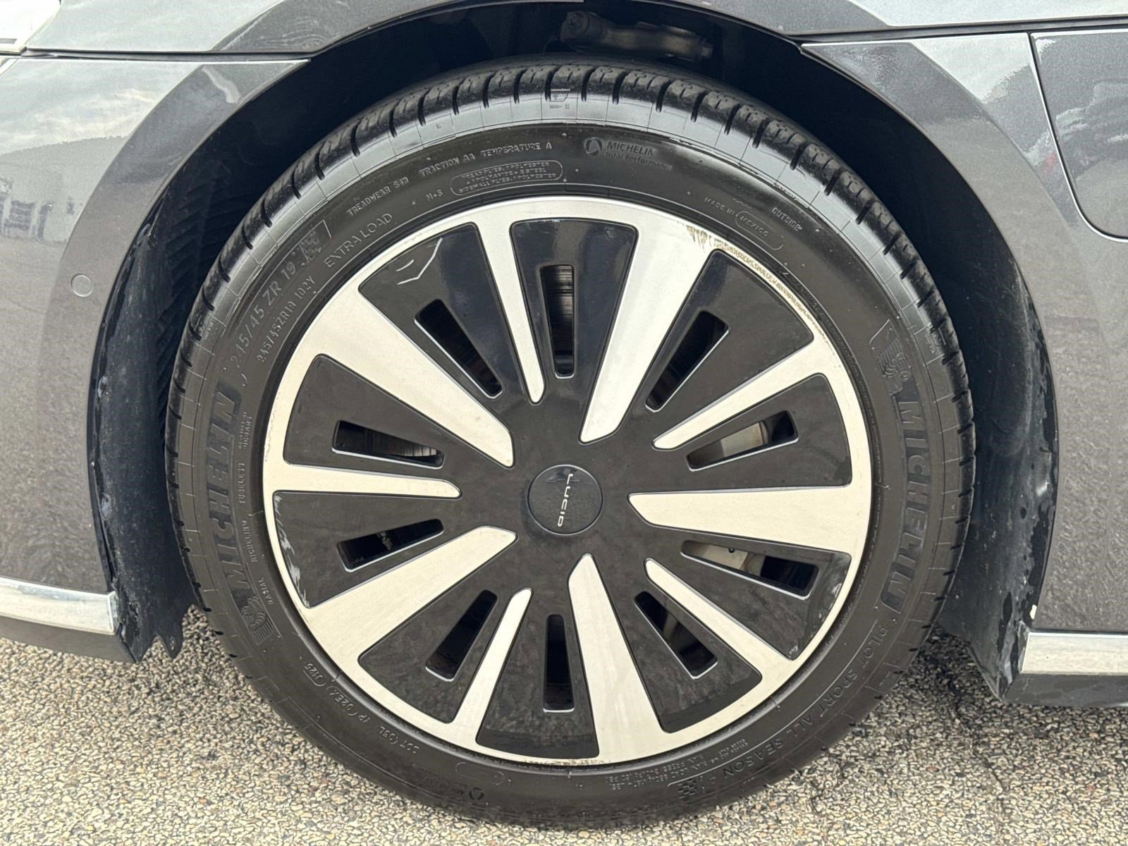Used 2023 Lucid Air Touring AWD/4WD image 9