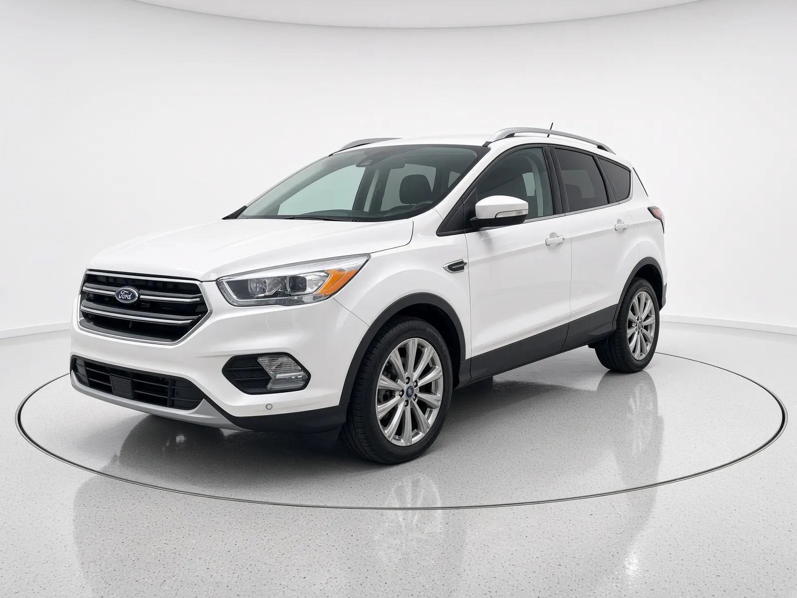 Used 2018 Ford Escape Titanium w/ Ford Safe & Smart Package AWD/4WD image 2