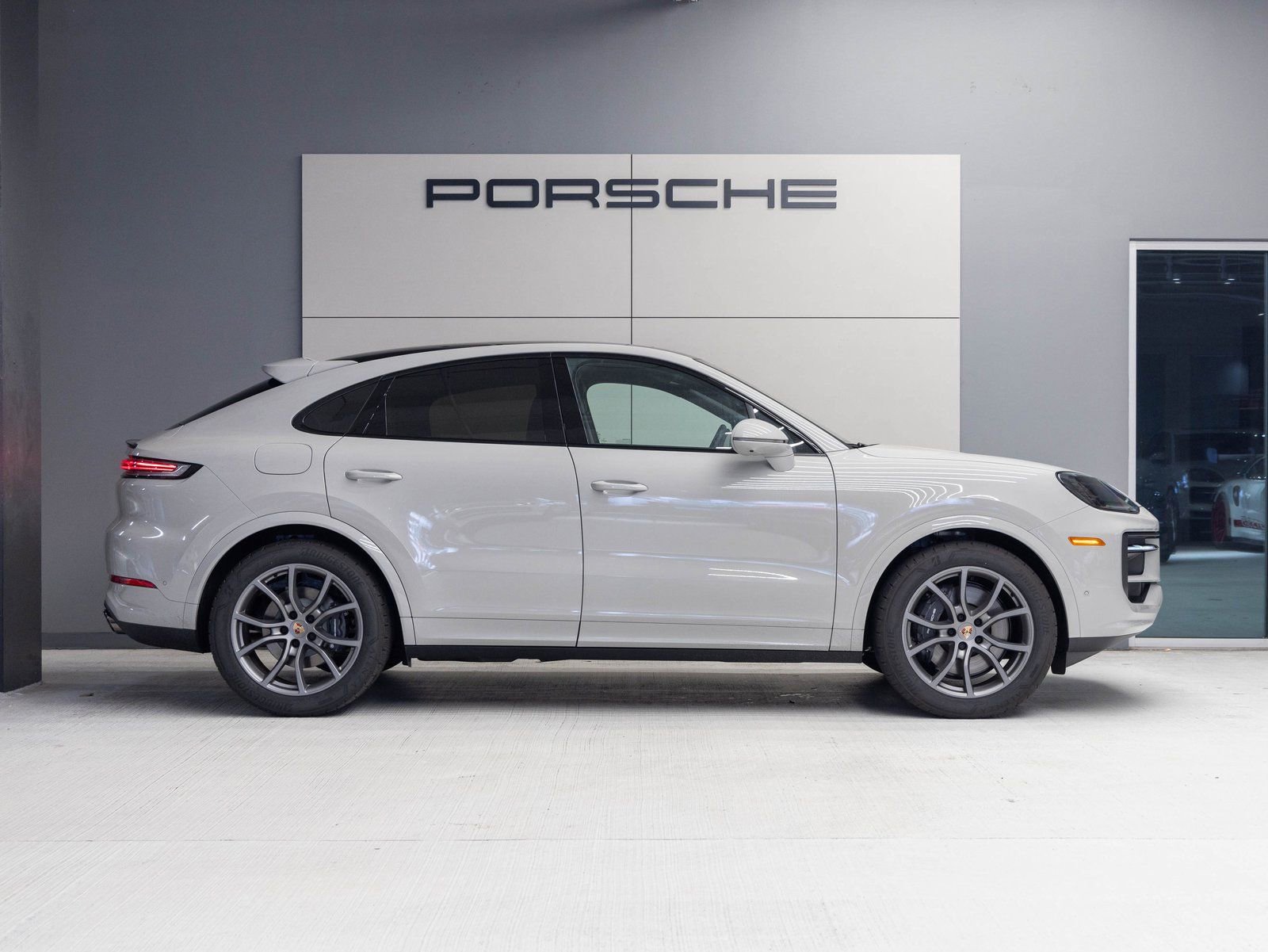 Certified 2026 Porsche Cayenne Coupe AWD/4WD image 8