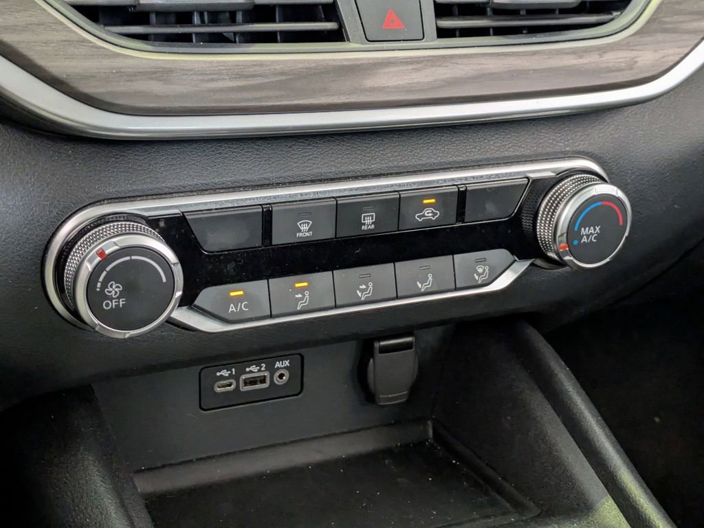 Used 2025 Nissan Altima 2.5 SV image 17