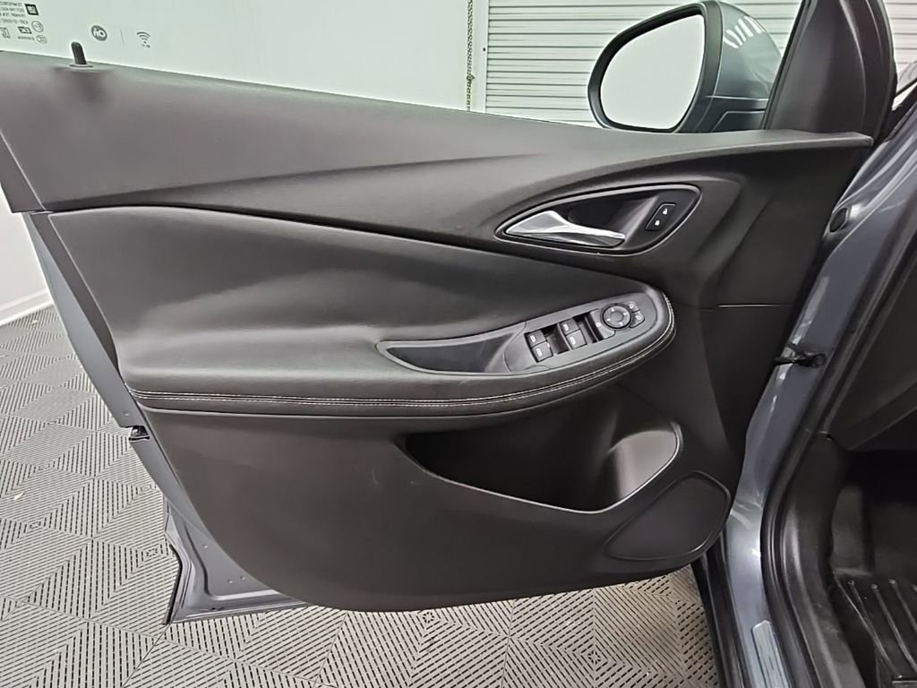 Used 2020 Buick Encore GX Preferred w/ Cold Weather Comfort Package image 28