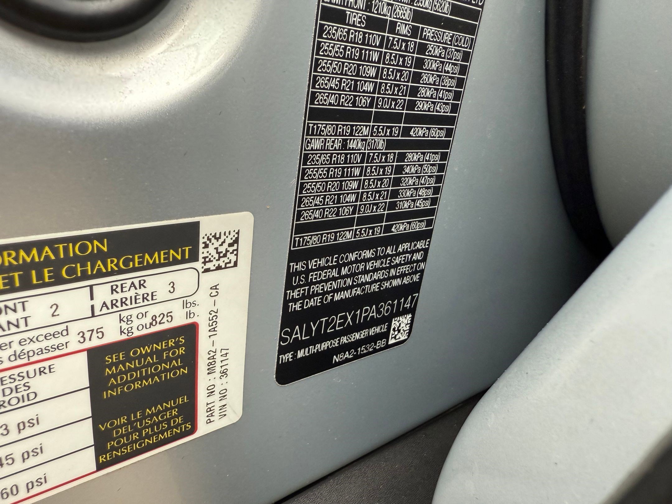 Certified 2023 Land Rover Range Rover Velar R-Dynamic S image 17