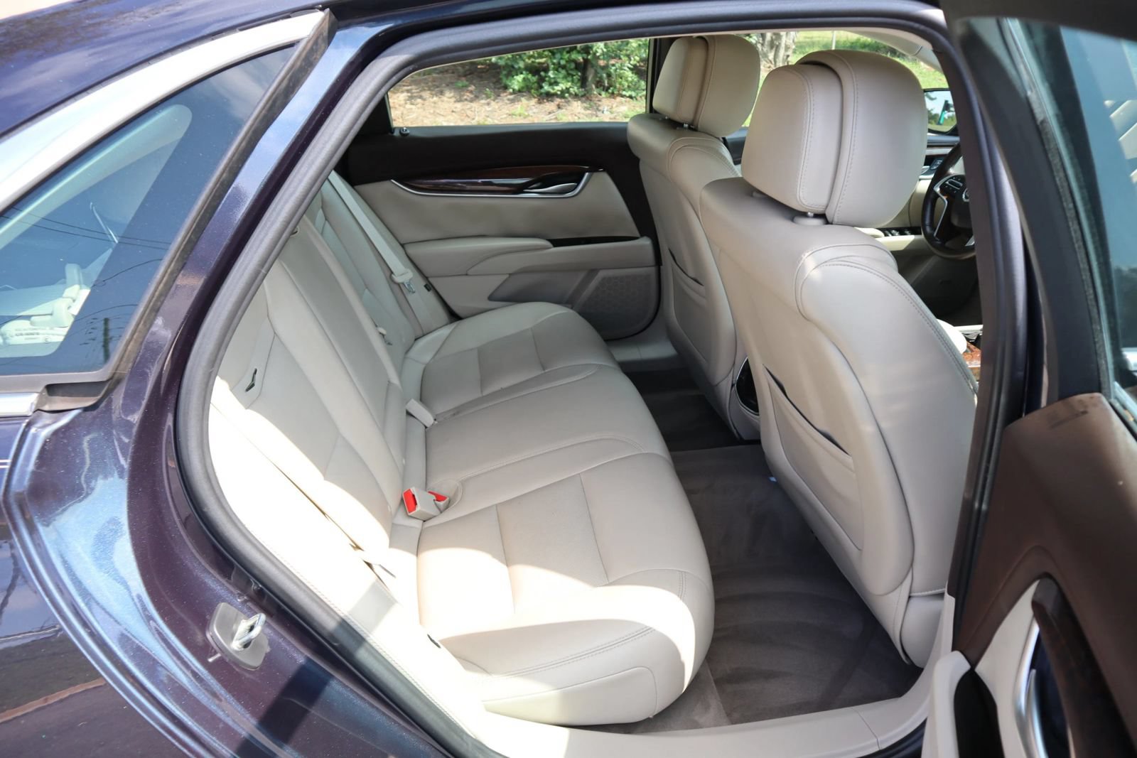 Used 2013 Cadillac XTS Luxury FWD image 19