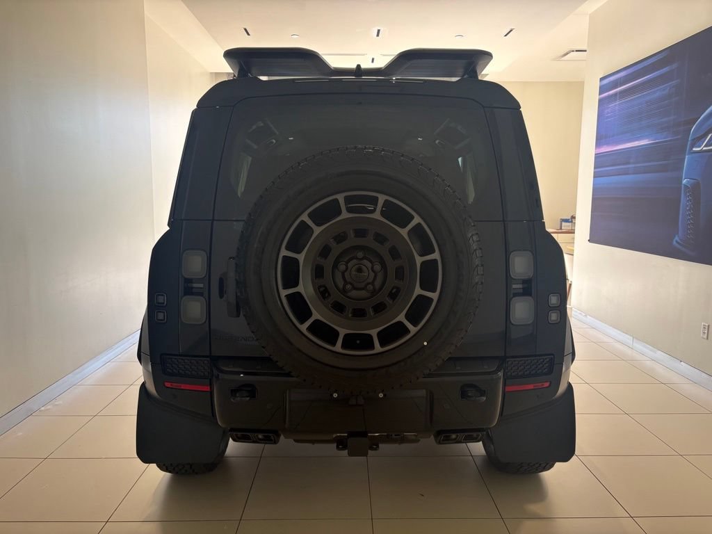 New 2026 Land Rover Defender 110 AWD/4WD image 5