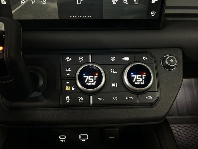 Used 2023 Land Rover Defender 130 X AWD/4WD image 18