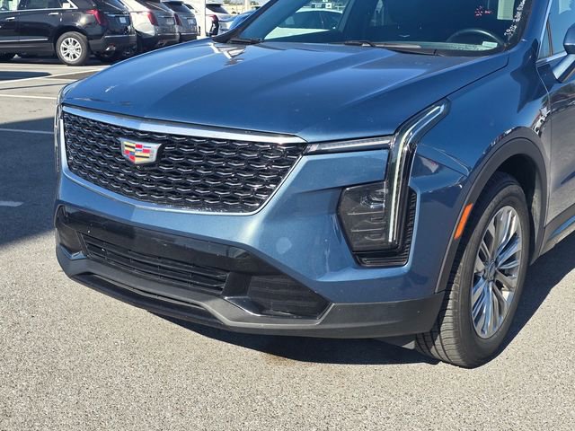 Used 2025 Cadillac XT4 Premium Luxury image 11