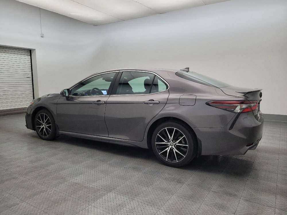 Used 2023 Toyota Camry SE image 3