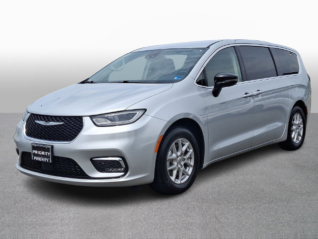 Used 2024 Chrysler Pacifica Touring-L