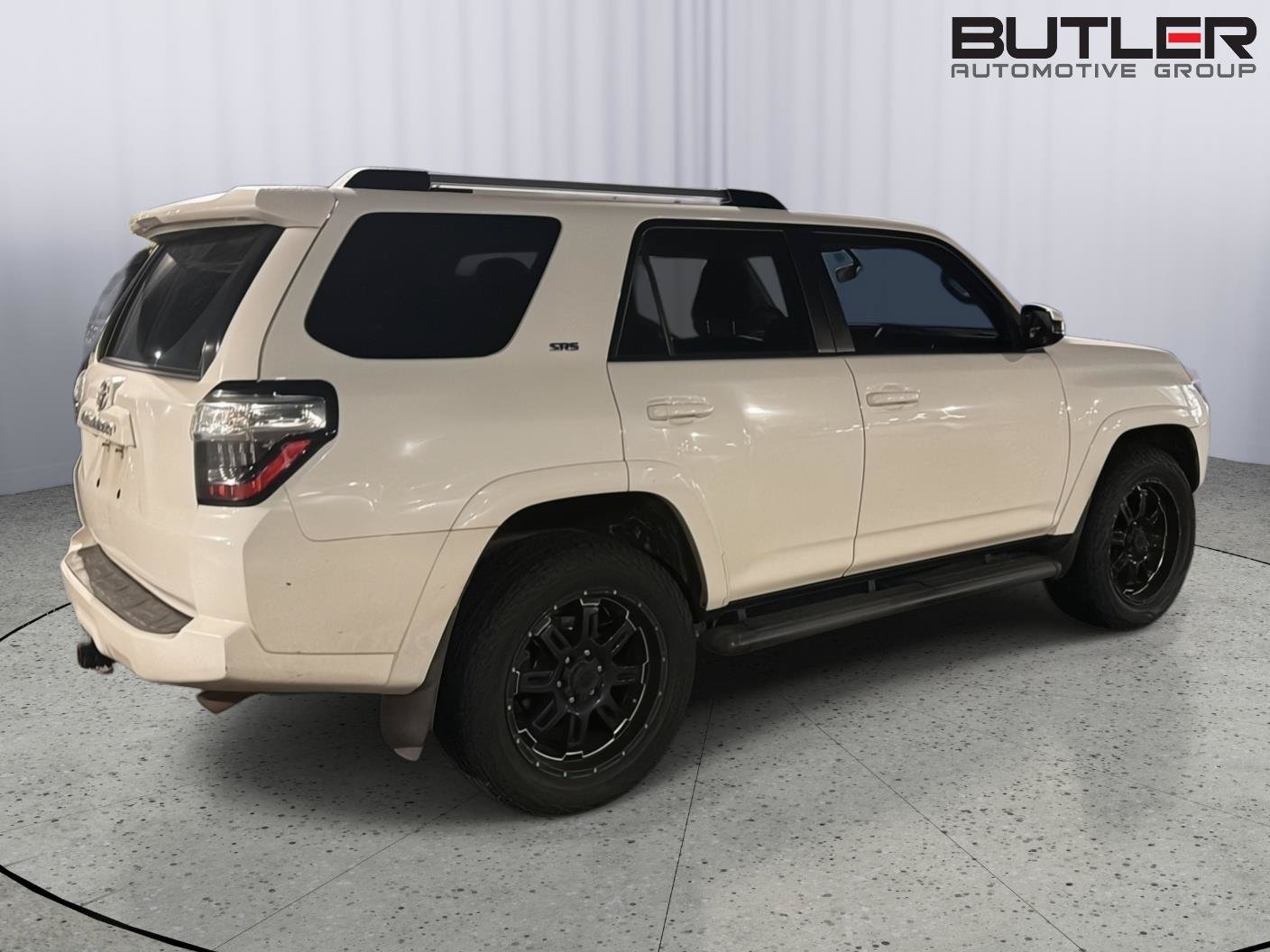 Used 2019 Toyota 4Runner SR5 AWD/4WD image 8