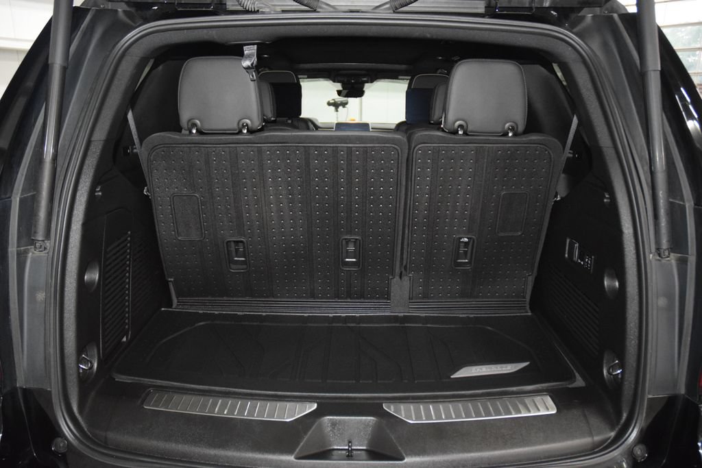 Used 2023 Chevrolet Tahoe Premier w/ Advanced Technology Package AWD/4WD image 22