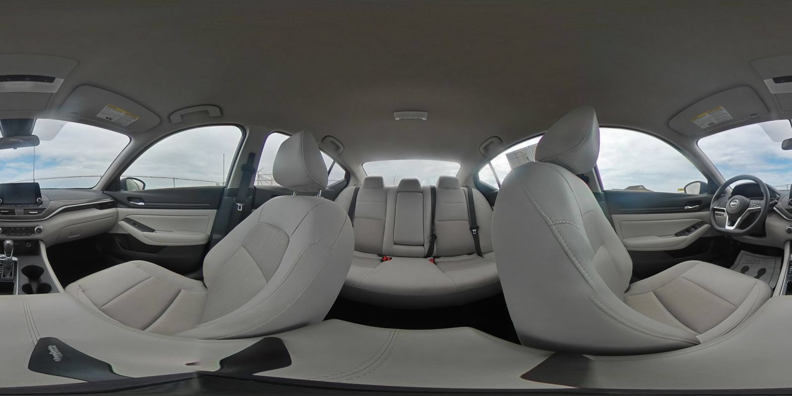 Used 2025 Nissan Altima 2.5 SV FWD image 42