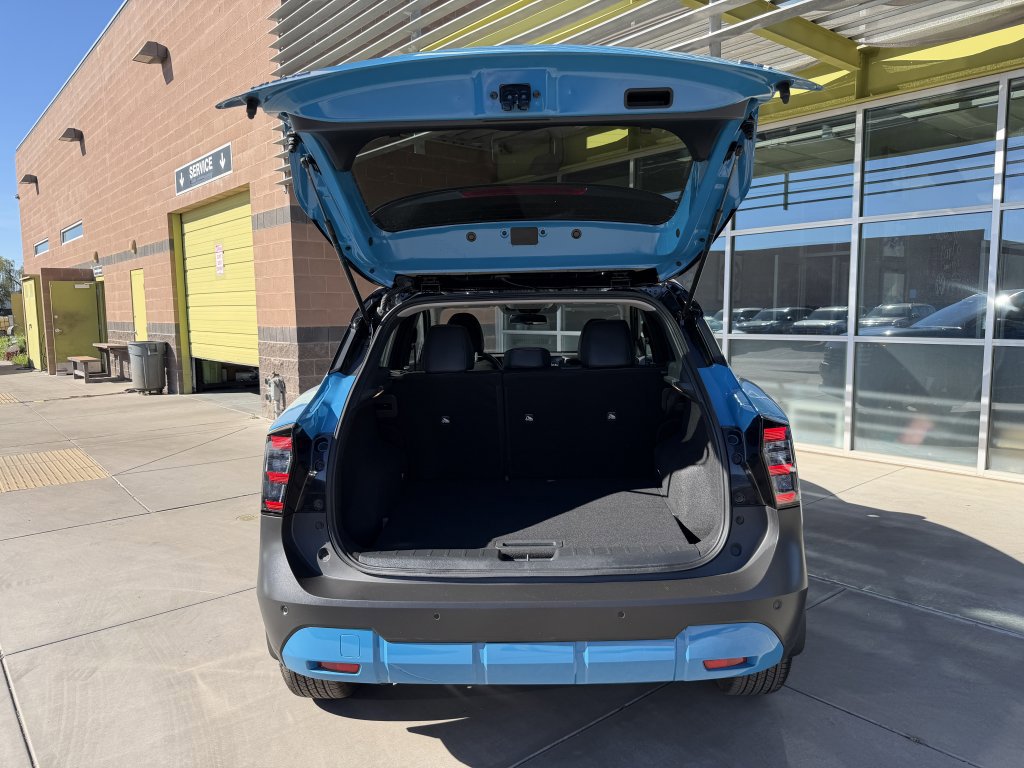 Used 2025 Nissan Kicks SR FWD image 35