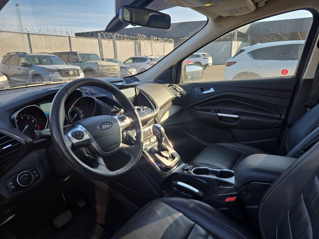 Used 2016 Ford Escape Titanium w/ Canadian Touring Package image 7