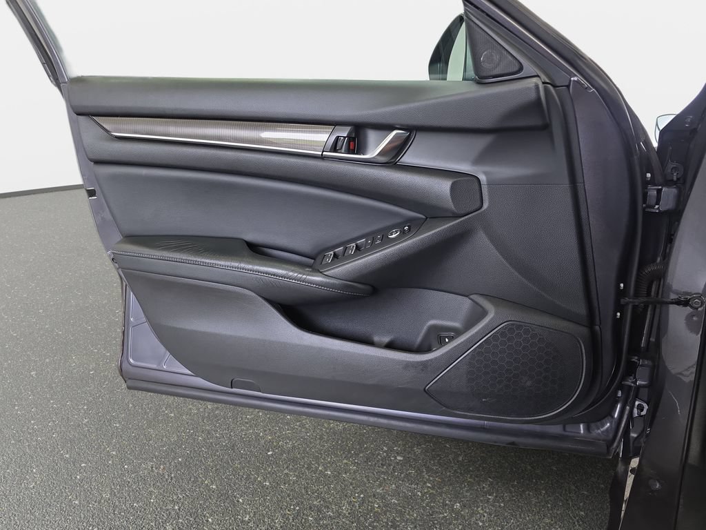 Used 2018 Honda Accord Sport image 27