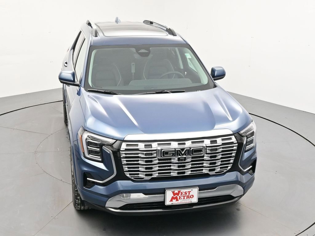 New 2026 GMC Terrain Denali w/ LPO, Black Badging Package image 4