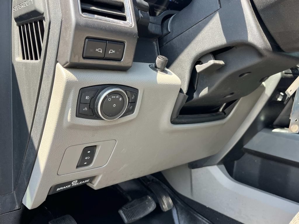 Used 2021 Ford F250 XLT w/ XLT Premium Package AWD/4WD image 26