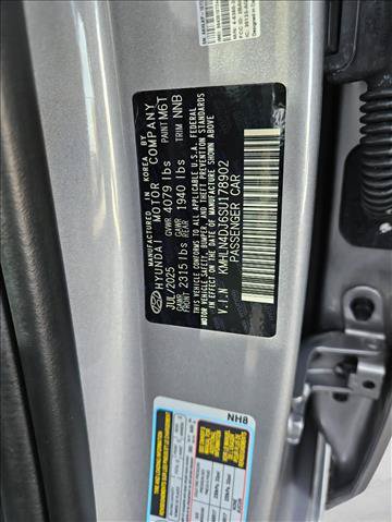 Used 2025 Hyundai Elantra Limited FWD image 20
