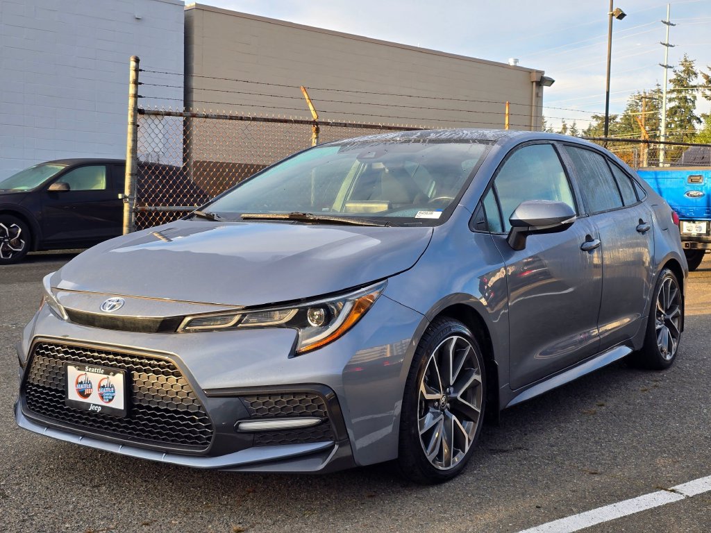Used 2022 Toyota Corolla SE w/ SE Premium Package FWD image 4