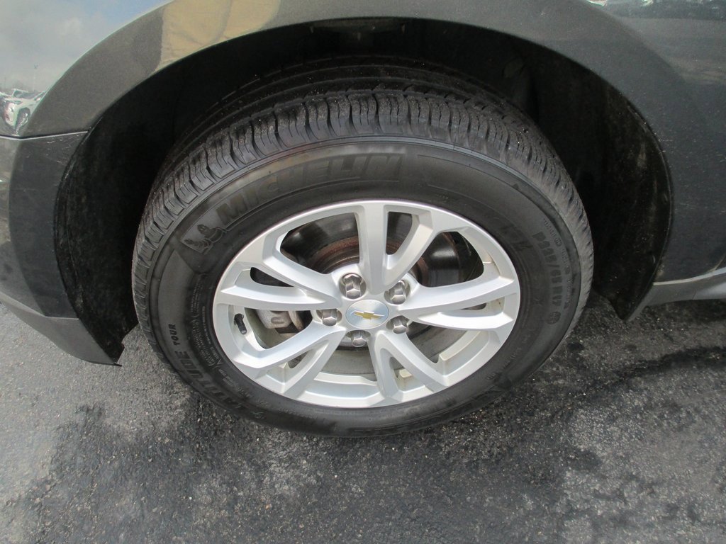 Used 2017 Chevrolet Equinox LT w/ Convenience Package image 12
