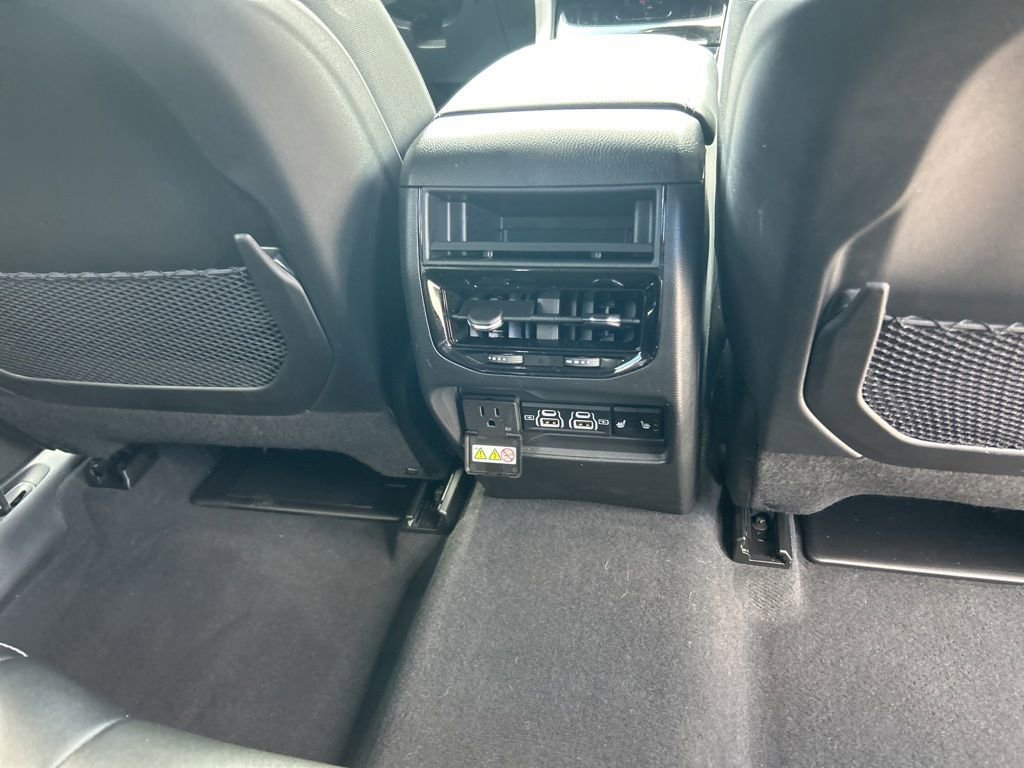 Certified 2025 Jeep Grand Cherokee Limited w/ Black Appearance Package image 30