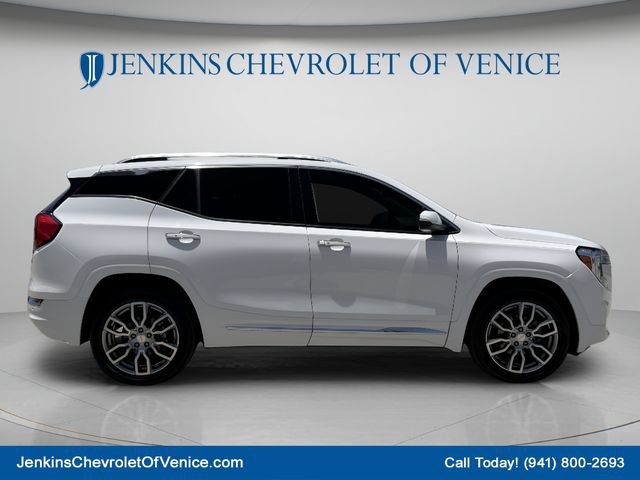 Used 2023 GMC Terrain Denali AWD/4WD image 3