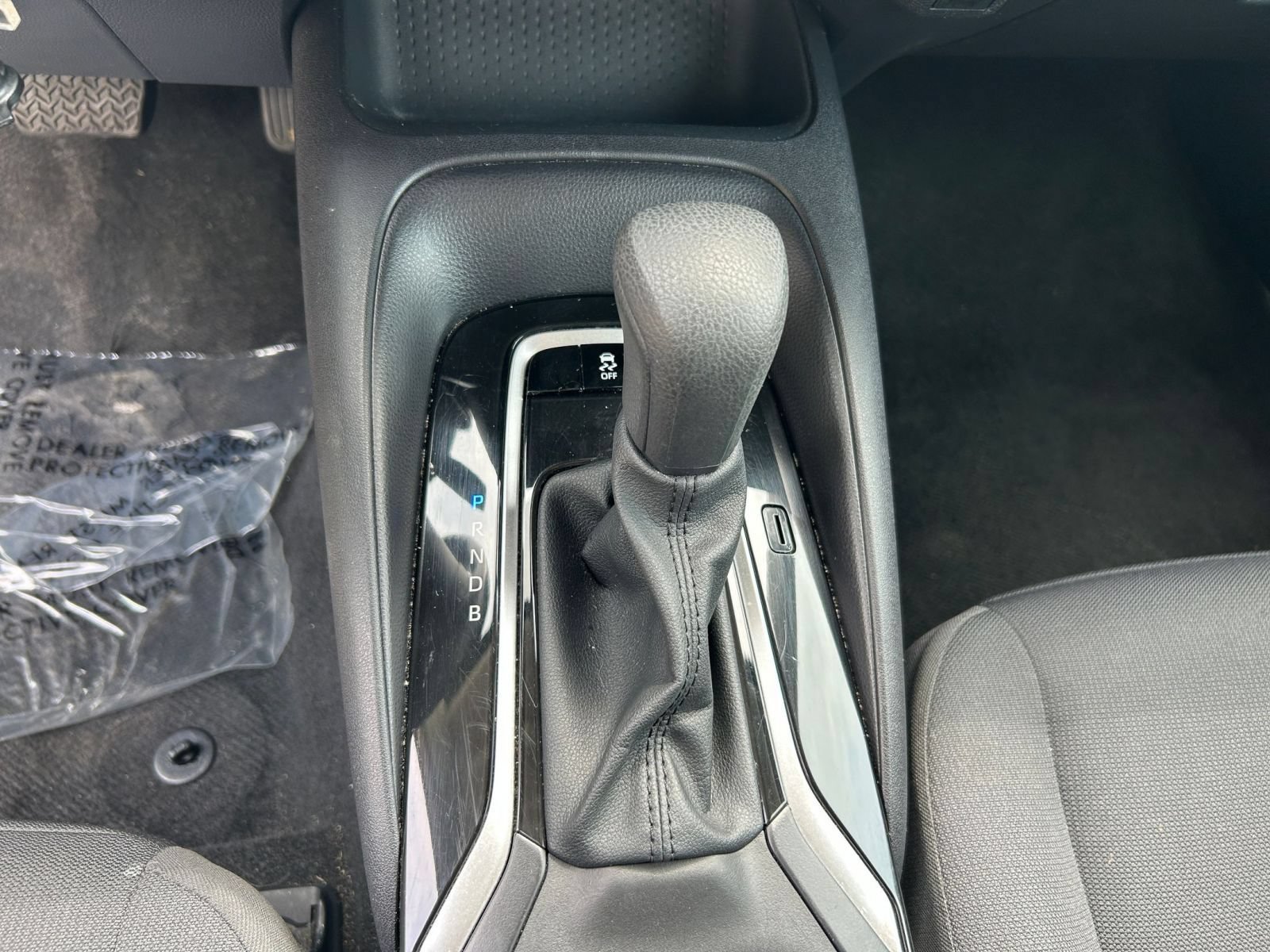 Used 2025 Toyota Corolla LE FWD image 35
