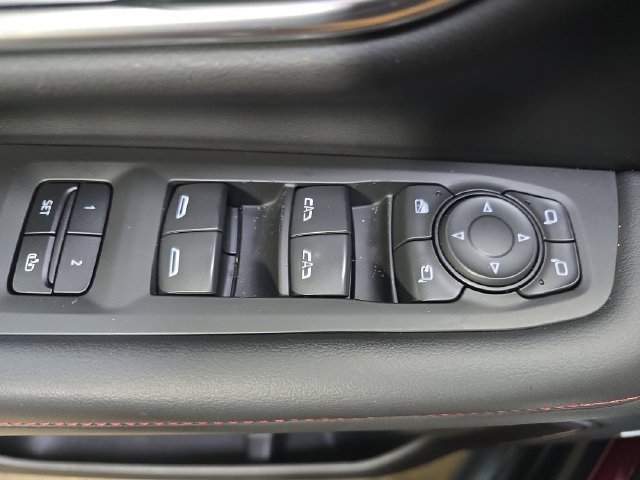 Used 2021 Chevrolet Suburban RST w/ Luxury Package AWD/4WD image 32