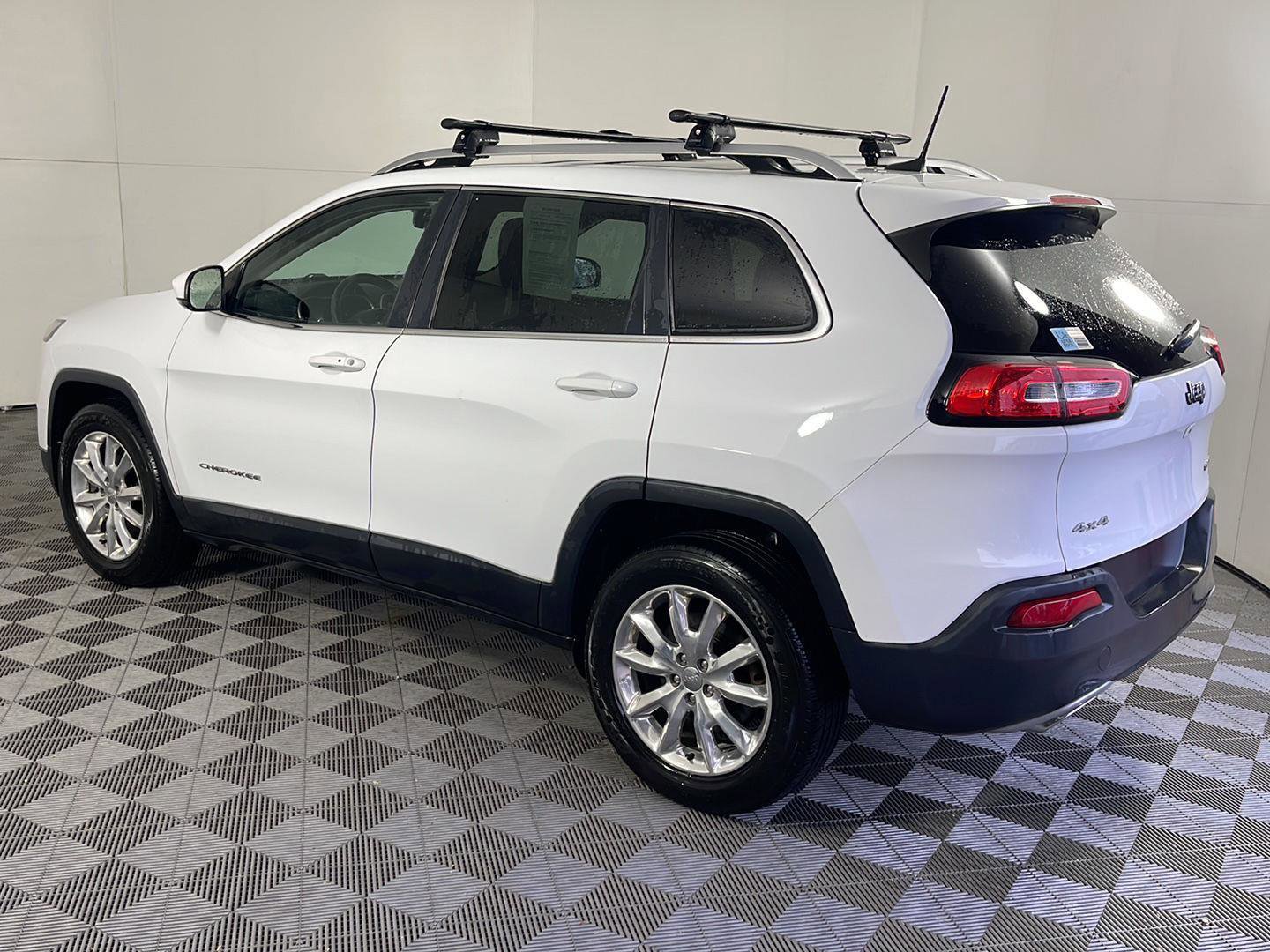 Used 2016 Jeep Cherokee Limited image 10