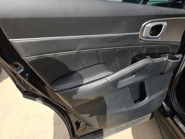 Used 2023 Kia Sorento SX image 12