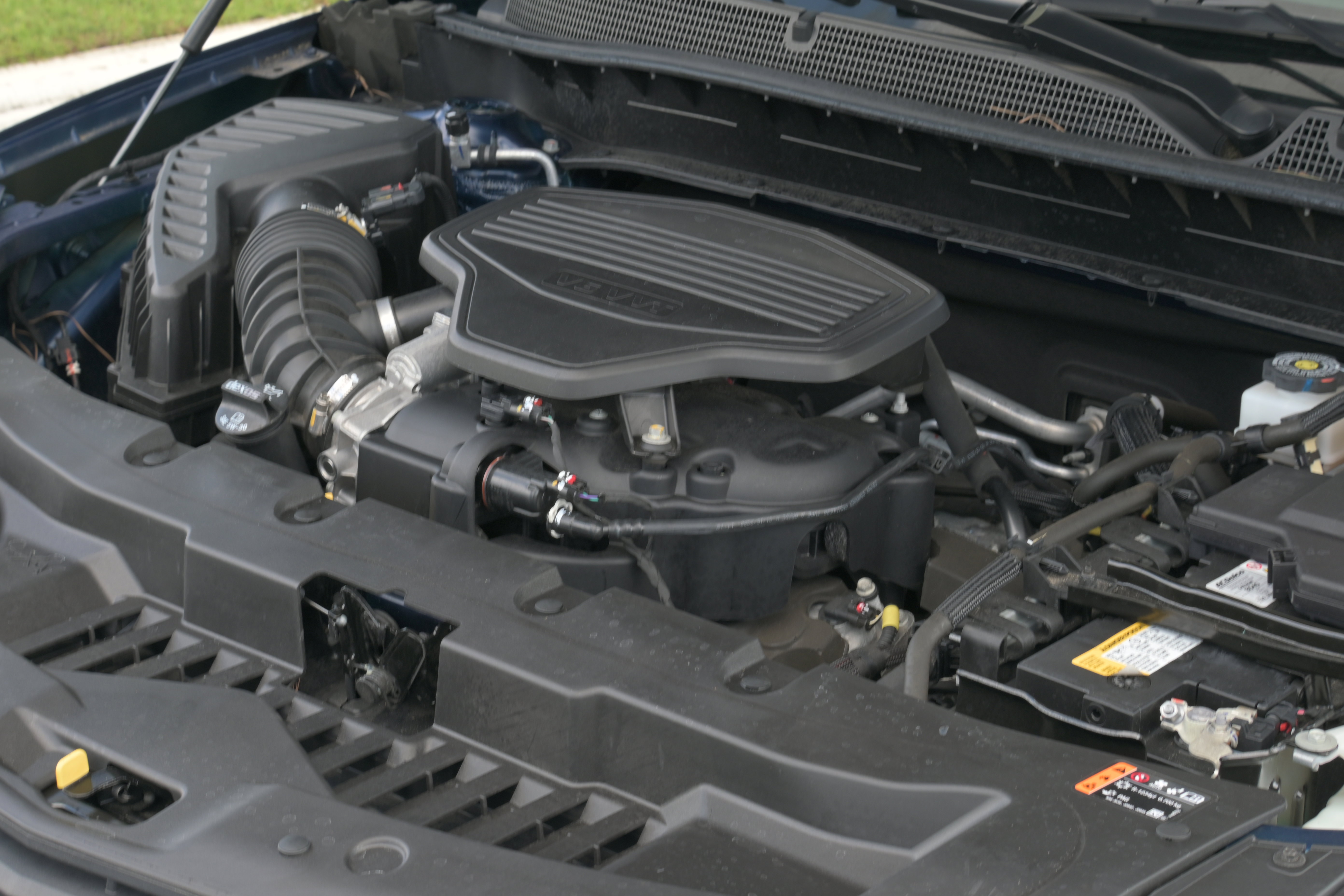 Used 2022 Chevrolet Blazer LT w/ Sound & Technology Package AWD/4WD image 8