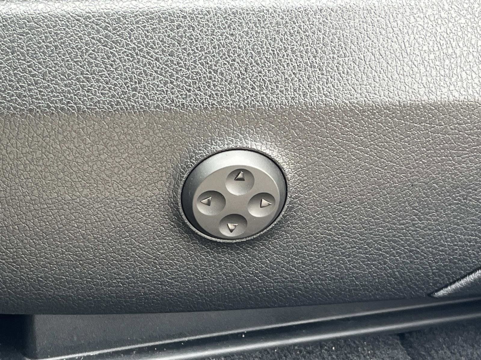 Certified 2025 Mercedes-Benz GLC 300 image 21