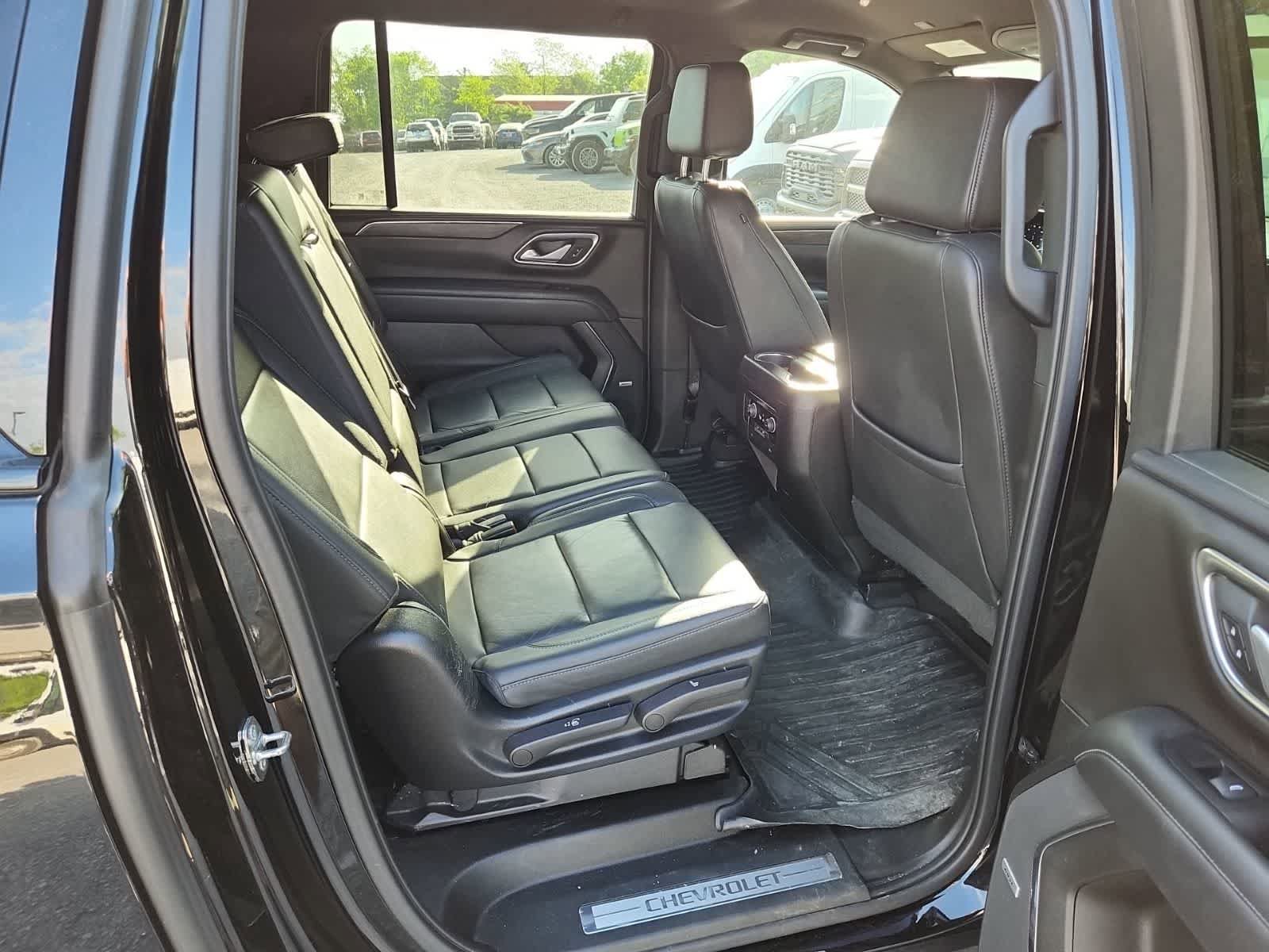 Used 2022 Chevrolet Suburban Z71 AWD/4WD image 23