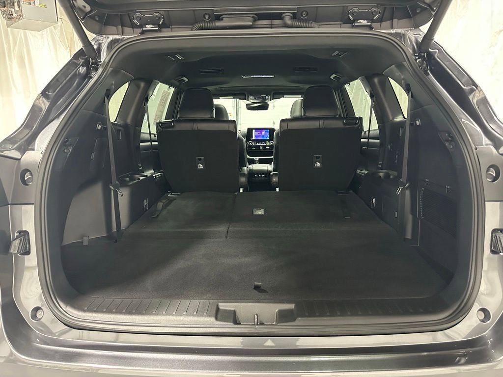 Used 2025 Toyota Highlander XSE AWD/4WD image 55