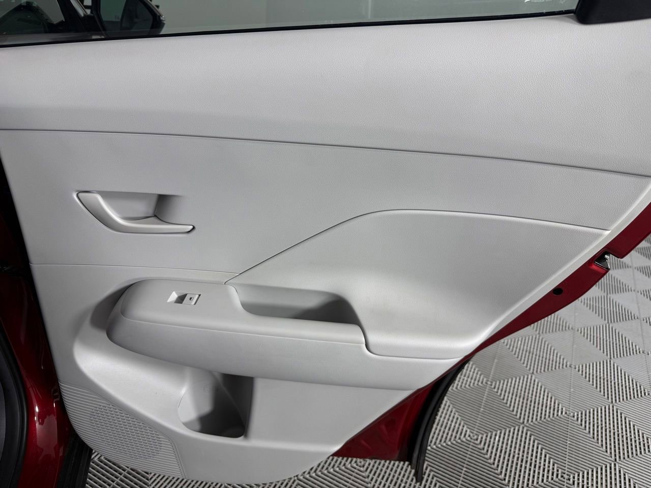 Used 2025 Hyundai Kona SEL image 24