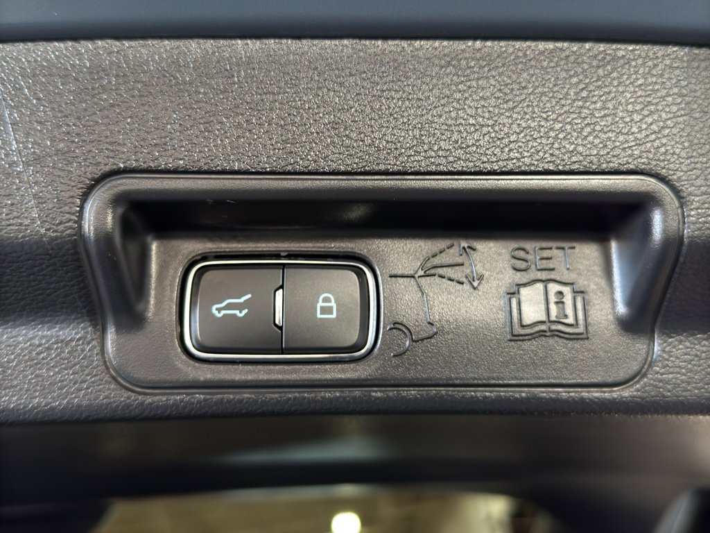 Used 2025 Ford Explorer ST image 25